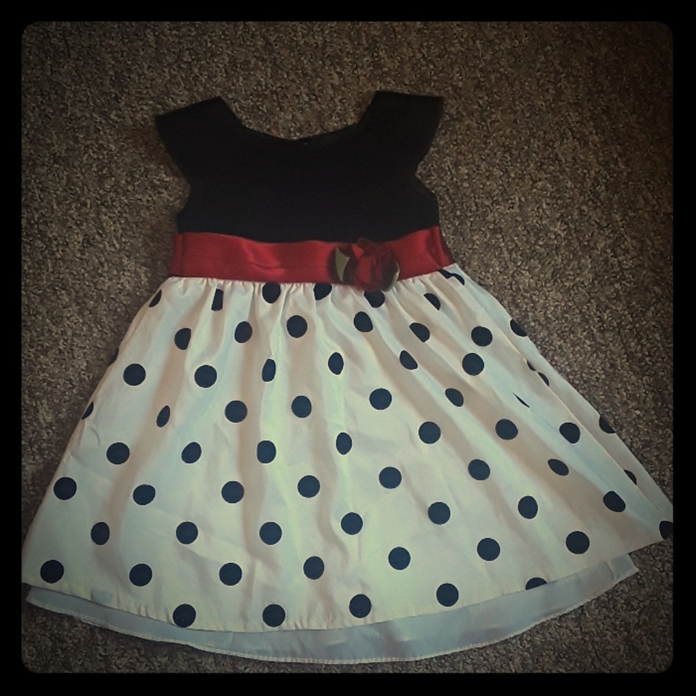 Size 4T dress in perfect condition